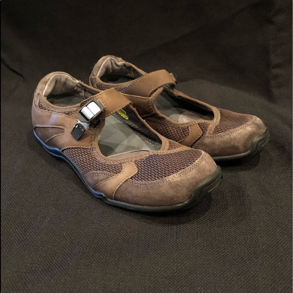 Ahnu leather shoes